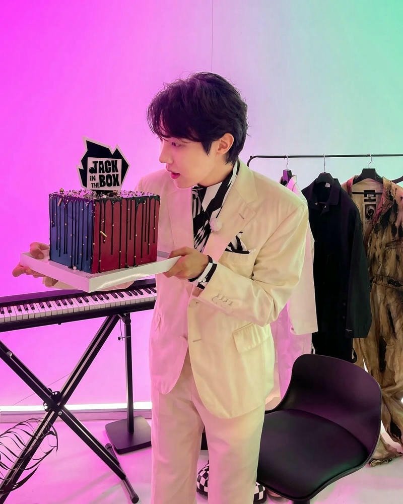 ảnh j hope mới nhất 15