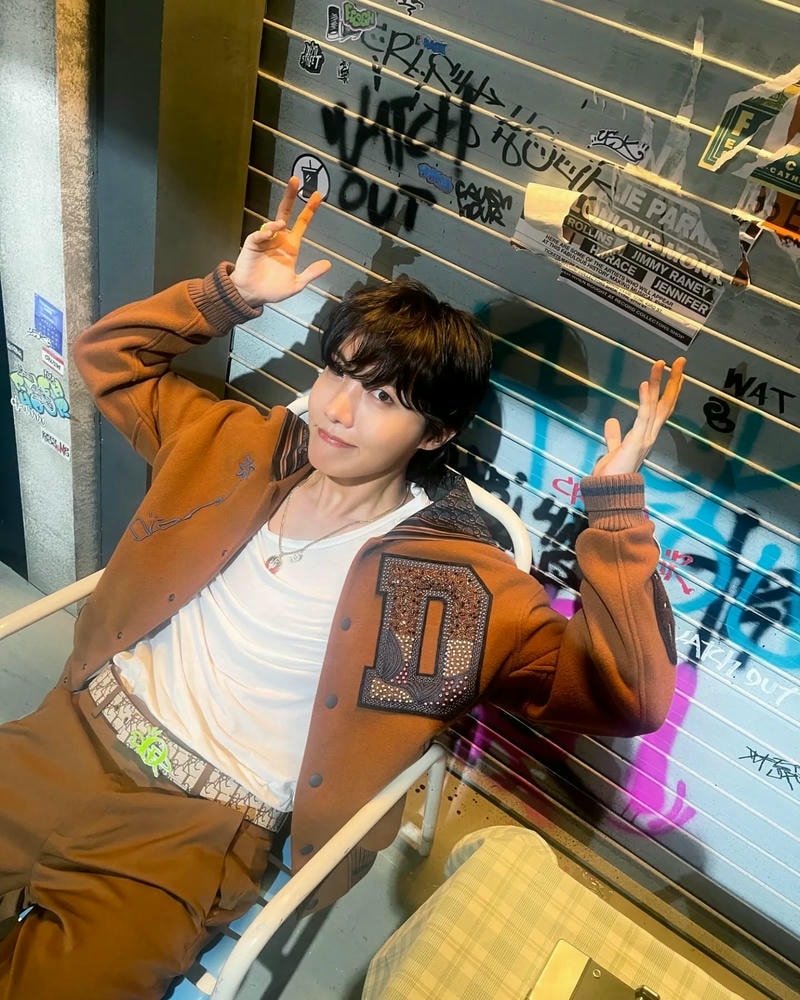 ảnh j hope mới nhất 35