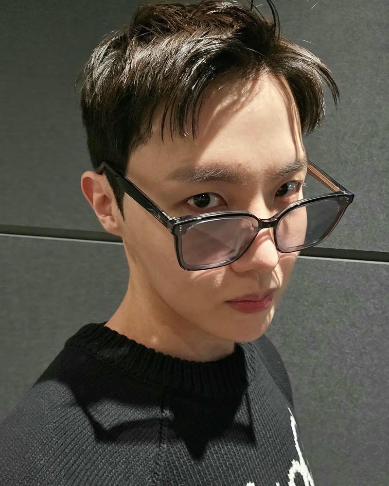 ảnh j hope mới nhất 42