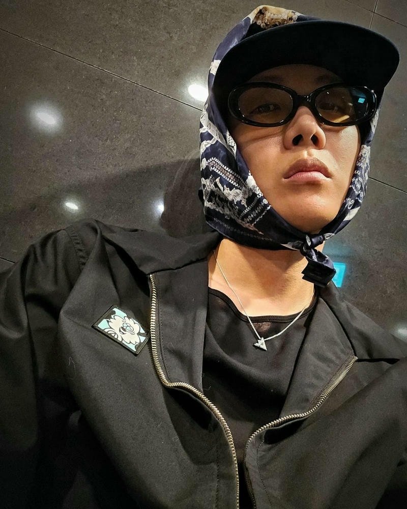 ảnh j hope mới nhất 50